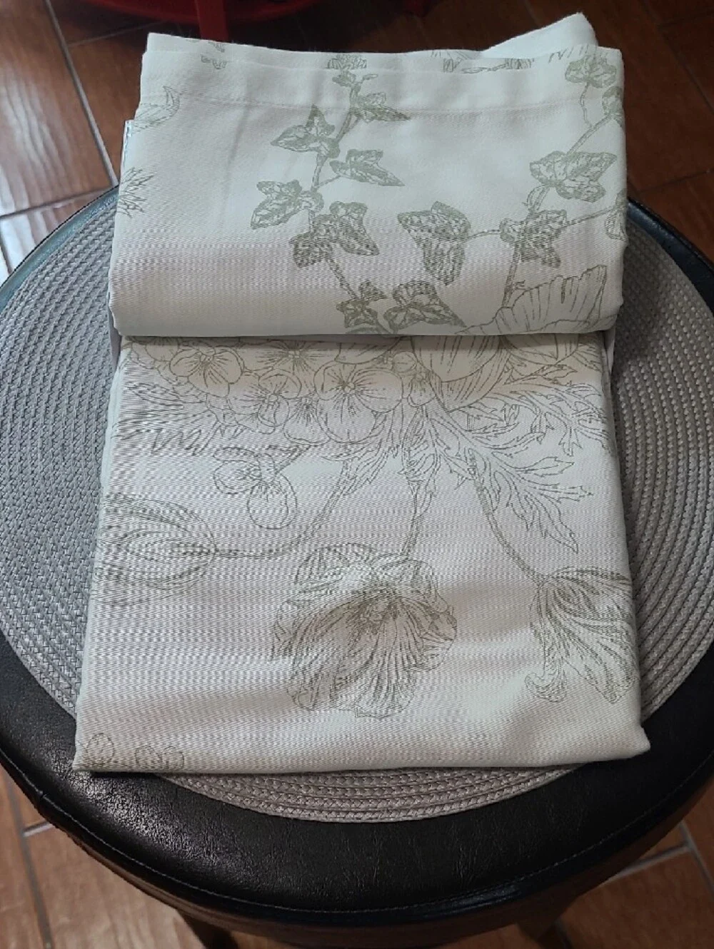 Beau Monde Floral Vine Shower Curtain
